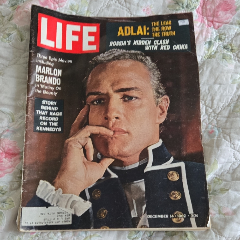 Collector Vintage LIFE Magazine Cover with Marlon Brando Dec 14 1962